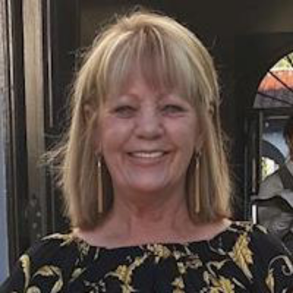 Meet your Posher, Debbie